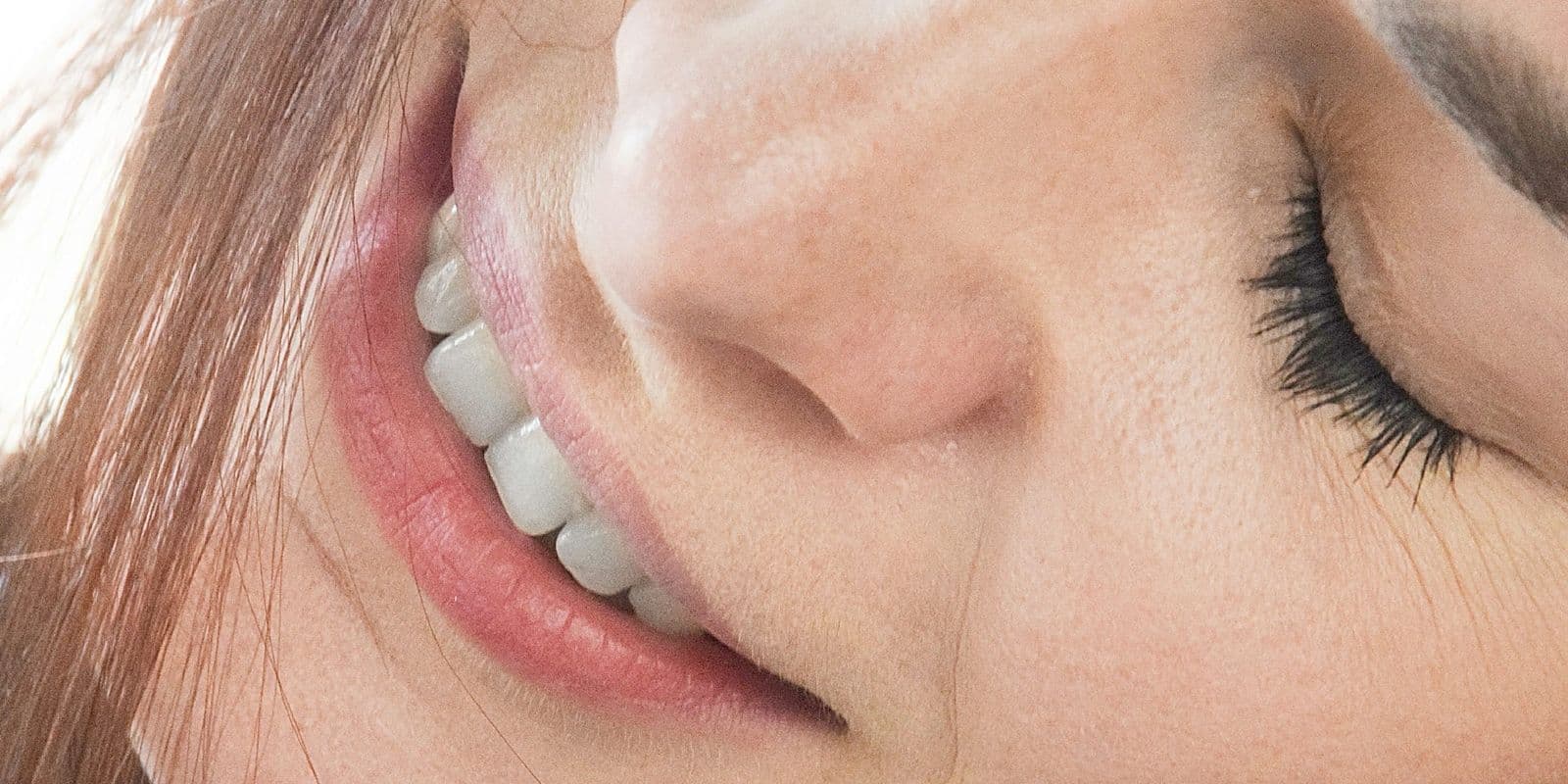 eyes-closed-head-lean